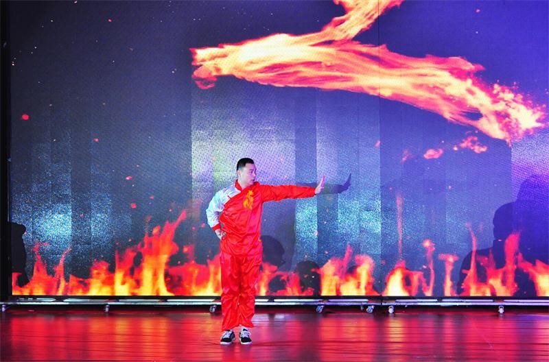 “感恩相伴?筑夢同行”——龍港集團2019新春年會盛大舉行！