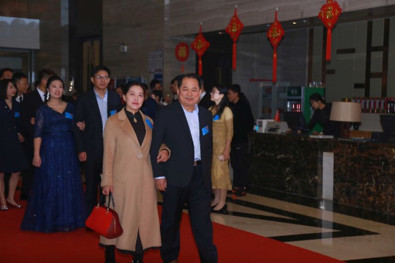 “凝心聚力 ·砥礪前行”— 龍港集團2020新春年會完美收官！
