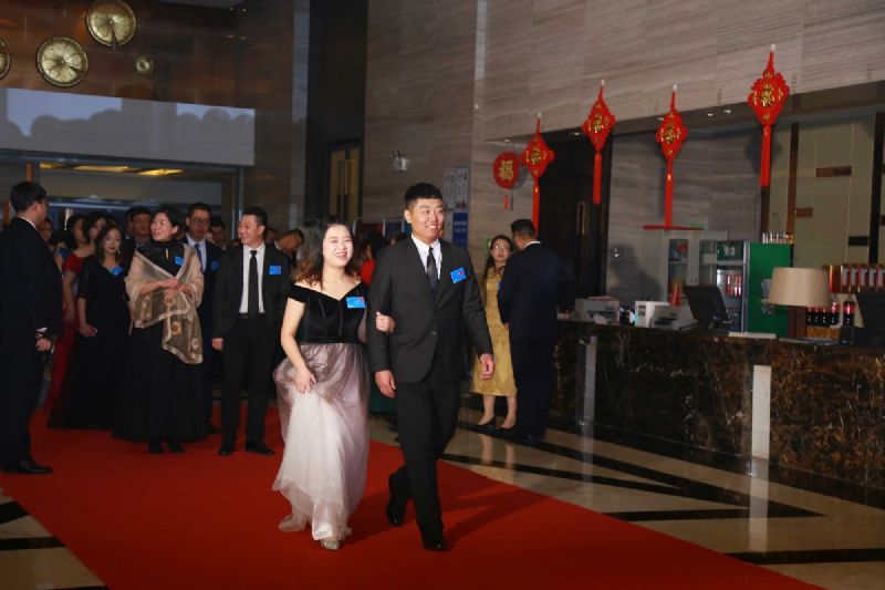 “凝心聚力 ·砥礪前行”— 龍港集團2020新春年會完美收官！