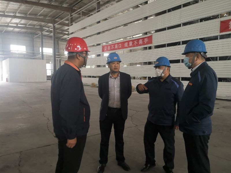 濰坊市應急管理局領導到龍港硅業(yè)公司調研雙重預防體系工作