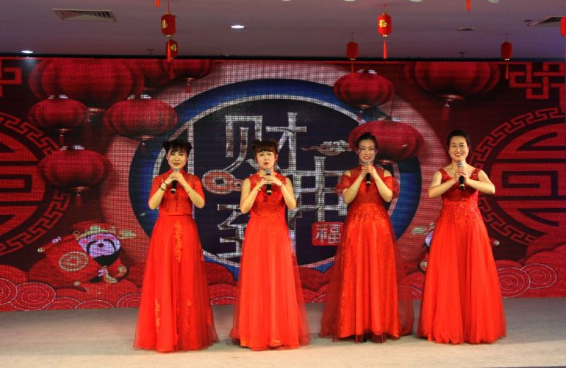 不忘初心 衷愫韶華——龍港集團(tuán)迎新春文化盛宴震撼來襲！