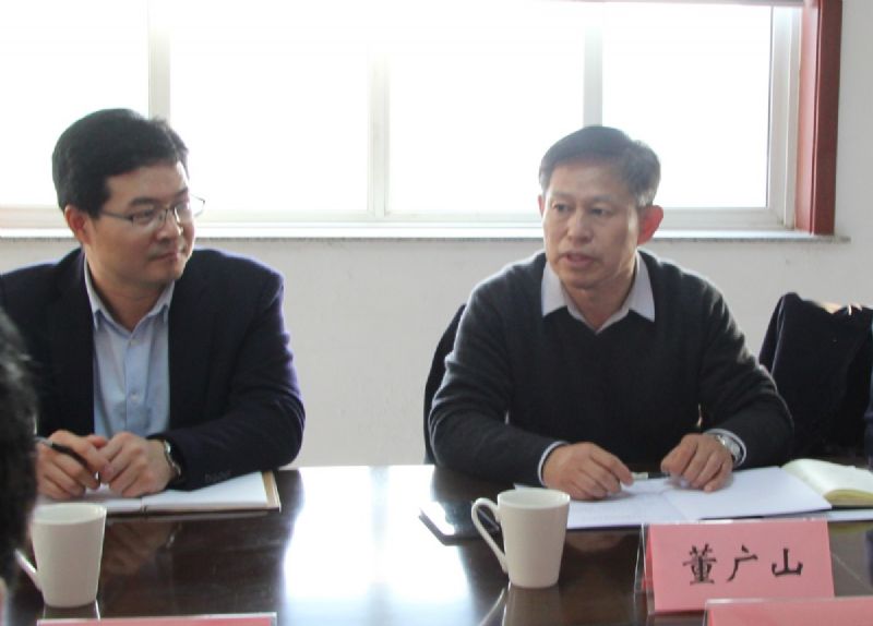 省工信廳領(lǐng)導到龍港硅業(yè)公司開展上市培育和投rongzi調(diào)研及對接服務