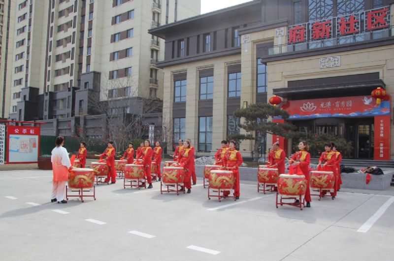 龍港·育秀園項(xiàng)目A區(qū)節(jié)后復(fù)工儀式暨“我們的中國夢 文化進(jìn)萬家”昌邑市2022文化惠民演出育秀園專場隆重舉行！